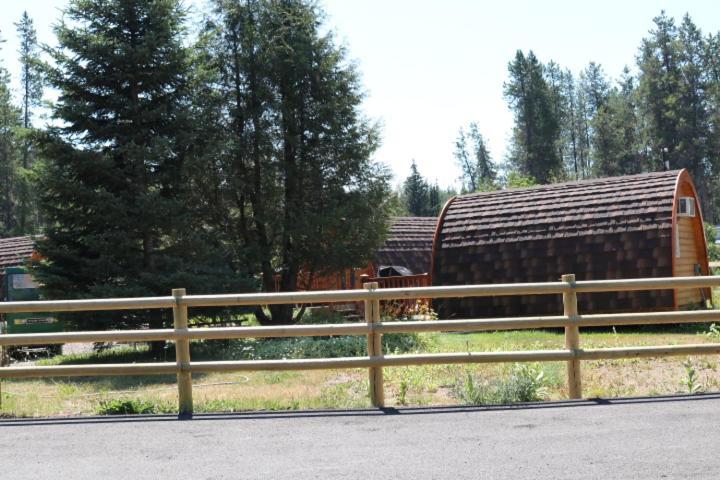 ווסט גליישר Moose Creek Resort מראה חיצוני תמונה