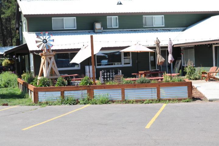 ווסט גליישר Moose Creek Resort מראה חיצוני תמונה