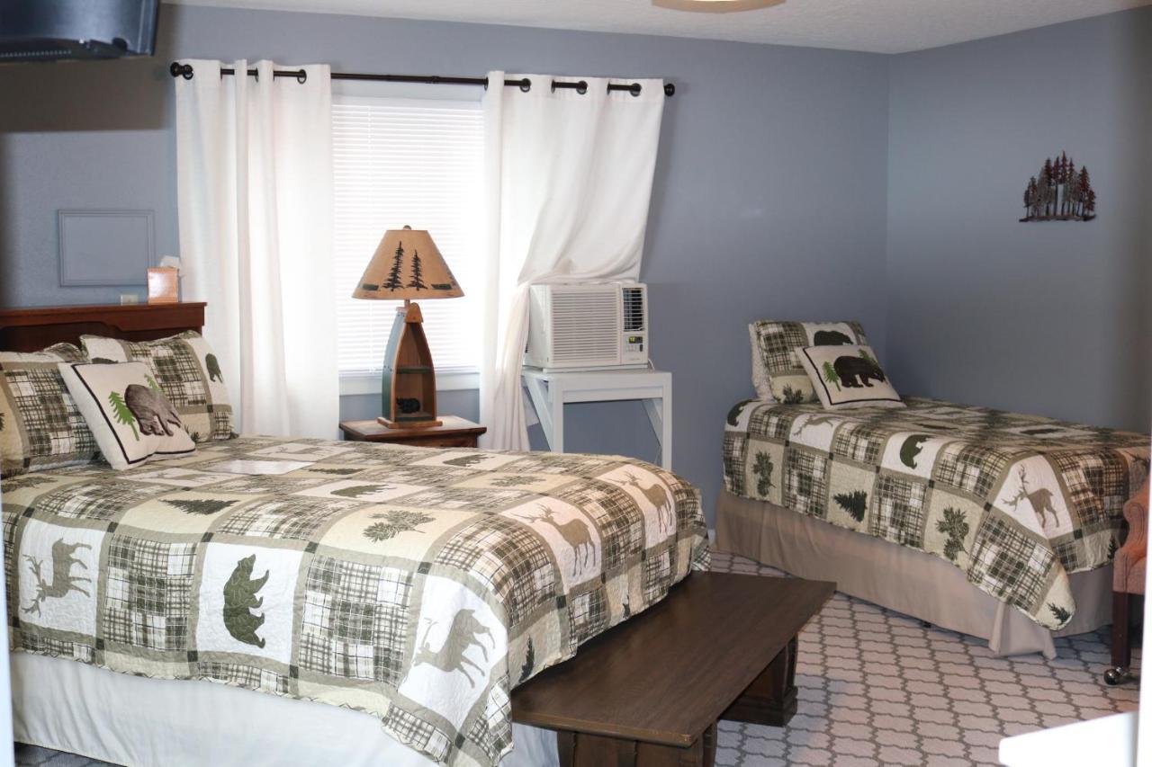 ווסט גליישר Moose Creek Resort מראה חיצוני תמונה