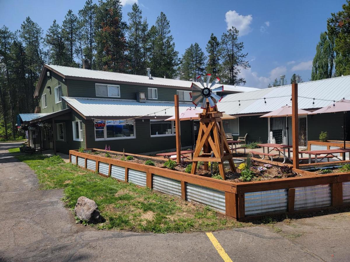 ווסט גליישר Moose Creek Resort מראה חיצוני תמונה